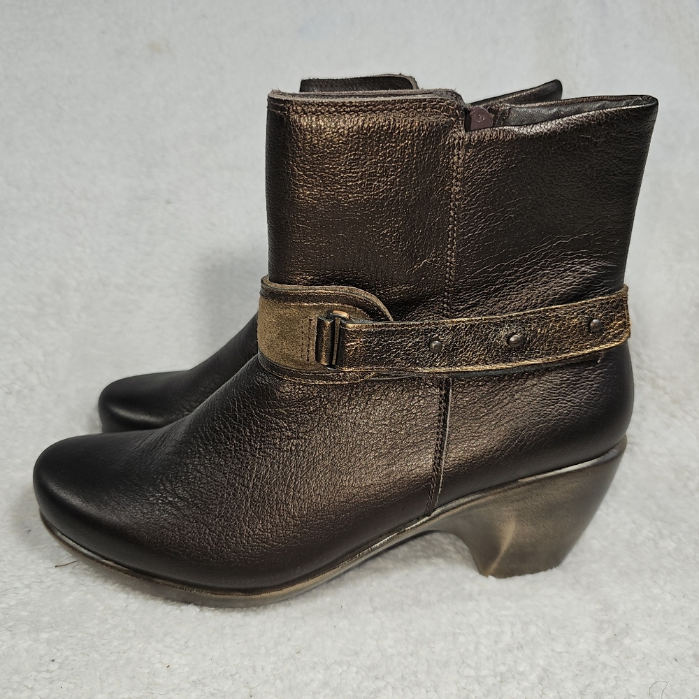 NAOT Metallic Leather Booties - Women’s Size 39 (8/8.5)